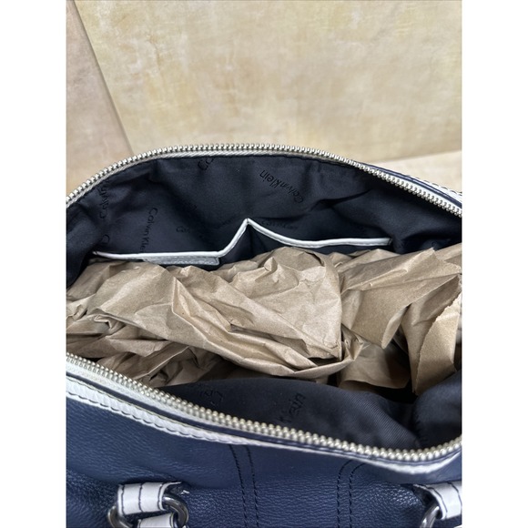 Calvin Klein Navy Blue With Off White Accents Duffle Purse Silver Hardware Clean - Picture 7 of 8